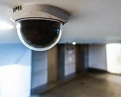 Câmeras de monitoramento em empresas